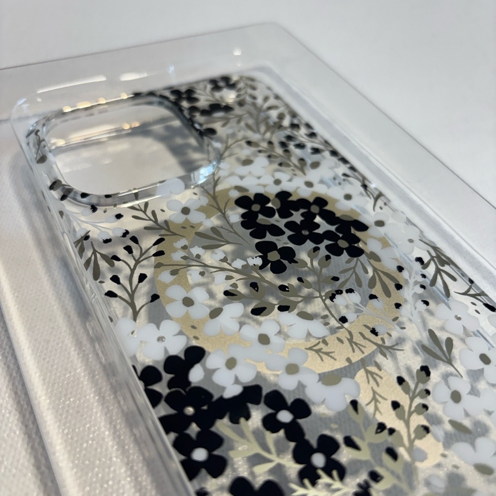 Kate Spade iPhone 15 Pro Max Case - Picture 9 of 11